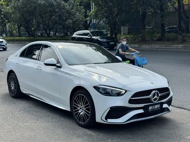 Mercedes-Benz C-Class — Фото автомобиля 3