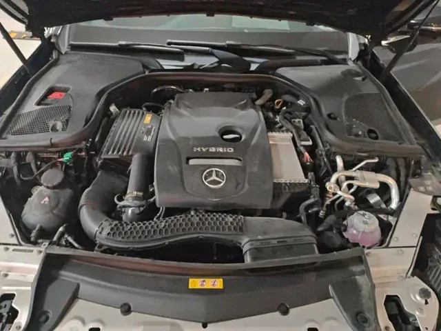 Mercedes-Benz E-Class — Фото автомобиля 10