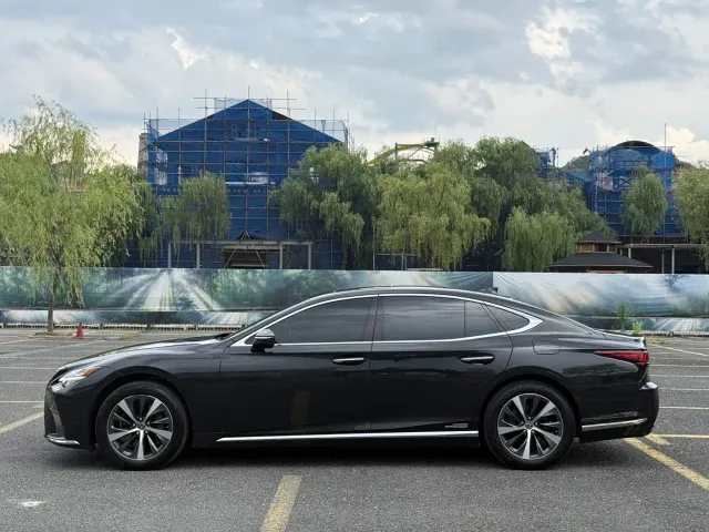 Lexus Lexus LS 2020 500h Excellence (China VI) — Фото автомобиля 4