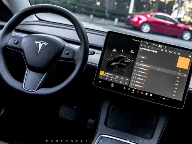 Tesla Model 3 — Фото автомобиля 5