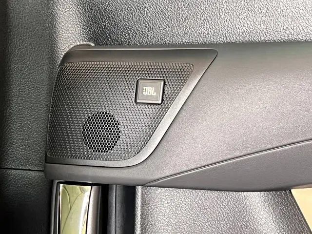 Toyota Vellfire — Фото автомобиля 30