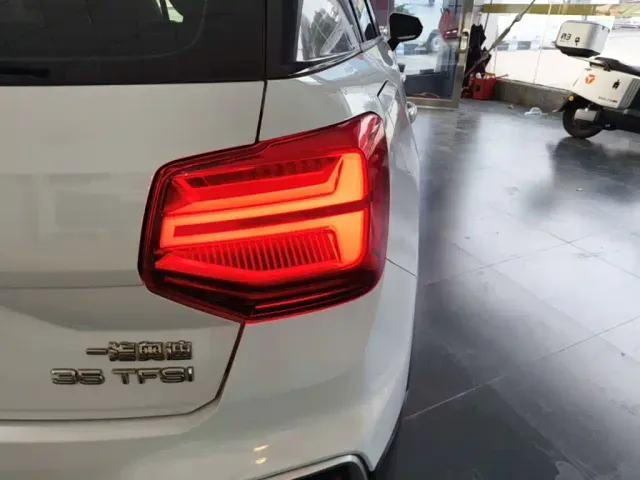 Audi Q2L — Фото автомобиля 7