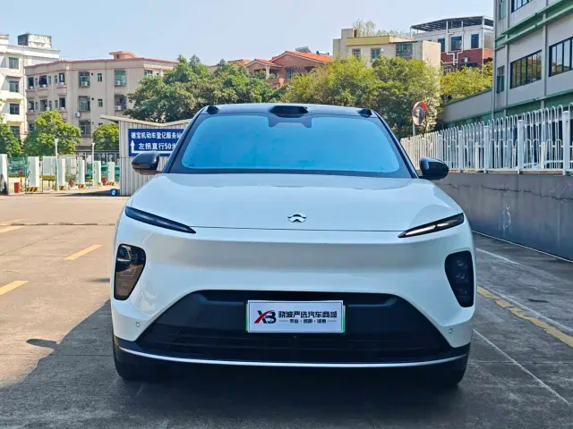 Nio ES8 — Фото автомобиля 4