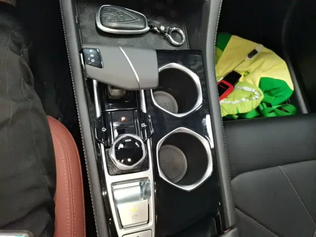 Changan Eado — Фото автомобиля 13