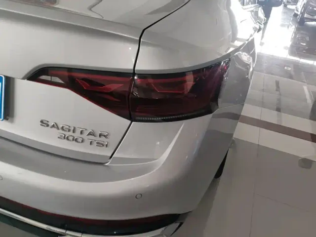 Volkswagen Sagitar — Фото автомобиля 7