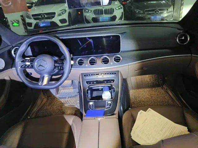 Mercedes-Benz E-Class — Фото автомобиля 11