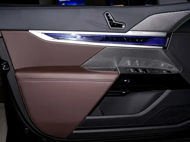 BMW 7 Series — Фото автомобиля 16
