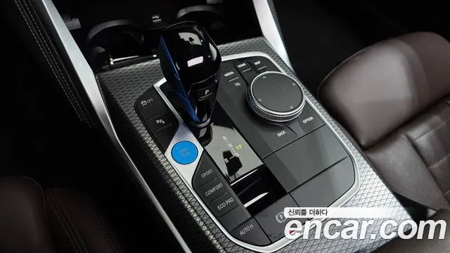 BMW i4 — Фото автомобиля 12