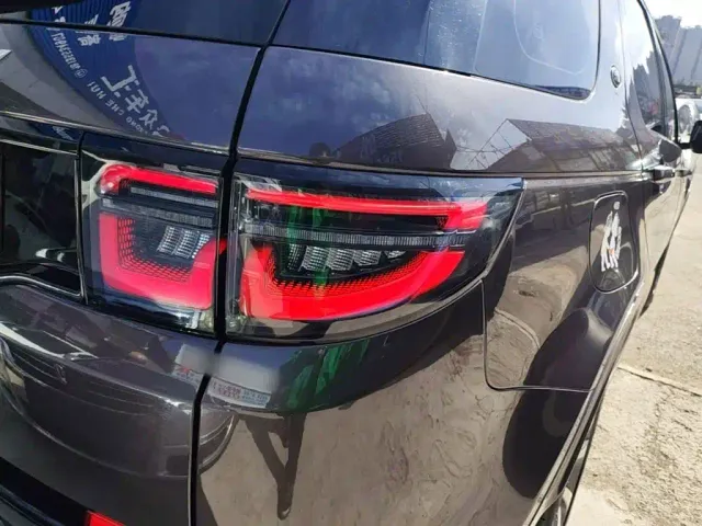 Land Rover Discovery Sport — Фото автомобиля 7