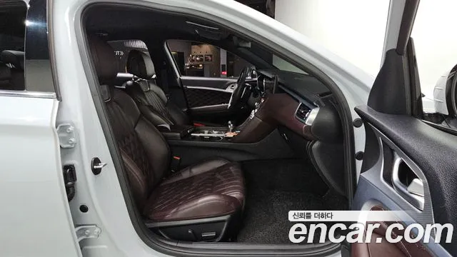 Genesis G70 — Фото автомобиля 12