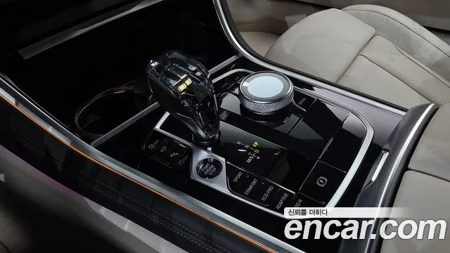 BMW 8-Series — Фото автомобиля 8