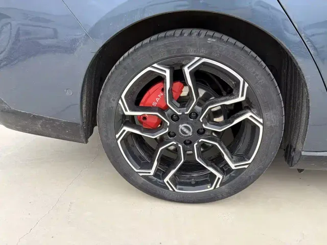 Nissan N7 — Фото автомобиля 16