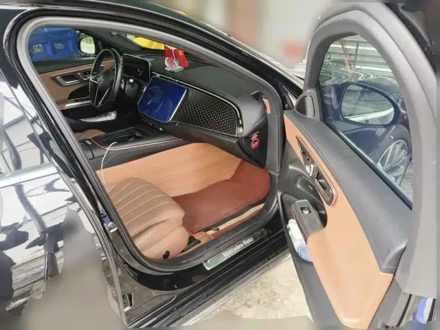 Mercedes-Benz E-Class — Фото автомобиля 11