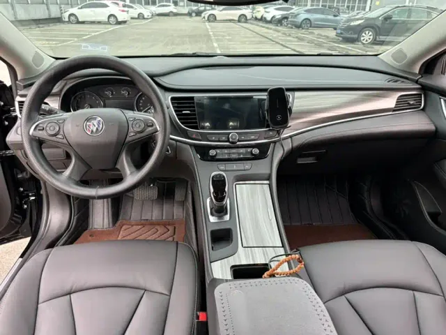 Buick LaCrosse — Фото автомобиля 11
