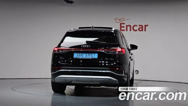 Audi Q4 e-tron F4 — Фото автомобиля 3