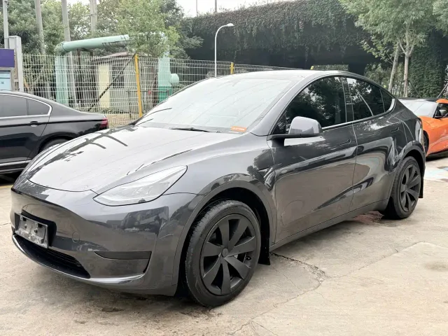 Фотография автомобиля — Tesla Model Y