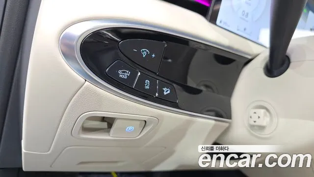 Genesis GV70 2.5T Бензин 2WD — Фото автомобиля 16