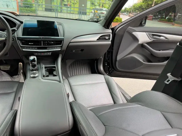 Cadillac CT5 — Фото автомобиля 29