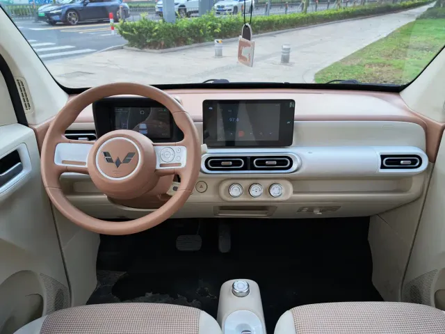 Wuling Hongguang Mini EV — Фото автомобиля 14
