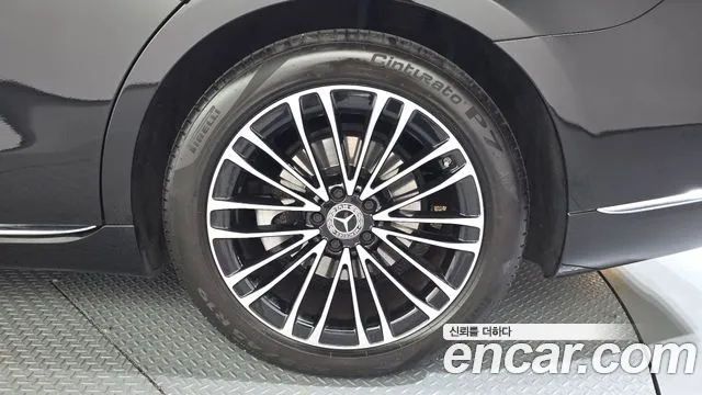 Mercedes-Benz S-Class — Фото автомобиля 21