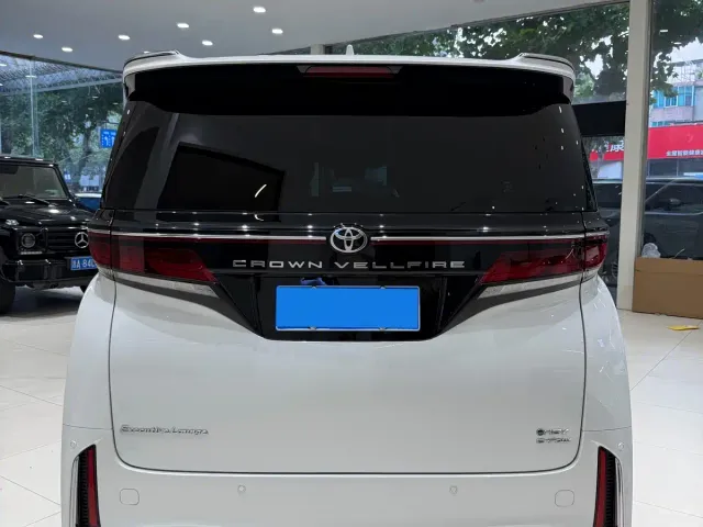 Toyota Vellfire — Фото автомобиля 5