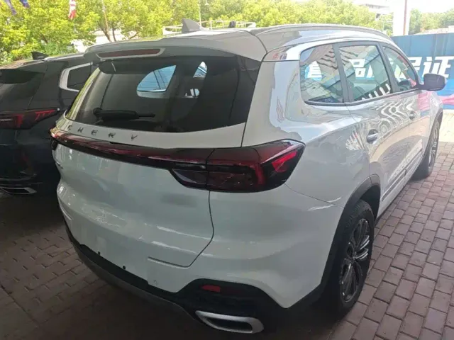 Chery Tiggo 8 — Фото автомобиля 6