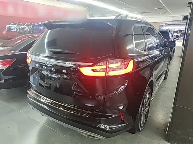 Ford Edge — Фото автомобиля 6