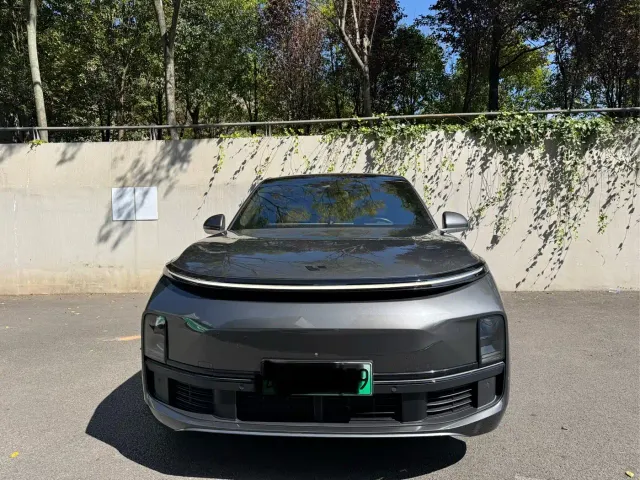 Li Auto L8 — Фото автомобиля 3