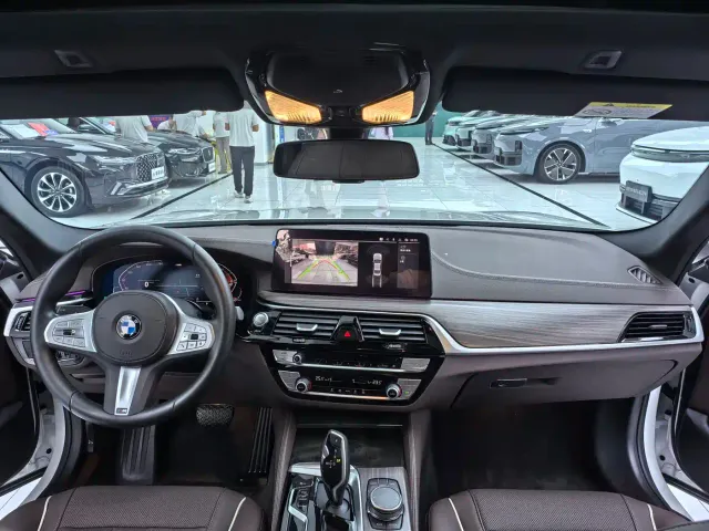 BMW 5 Series — Фото автомобиля 7