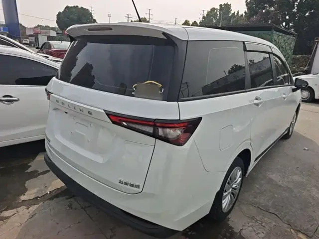 Wuling Jiachen — Фото автомобиля 6