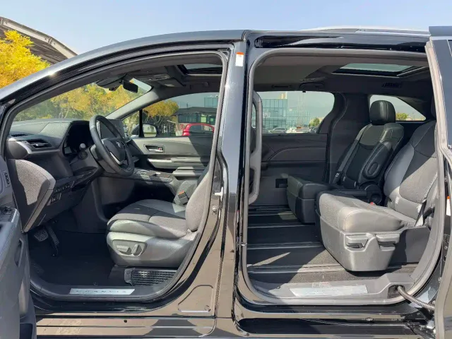 Toyota Granvia — Фото автомобиля 15