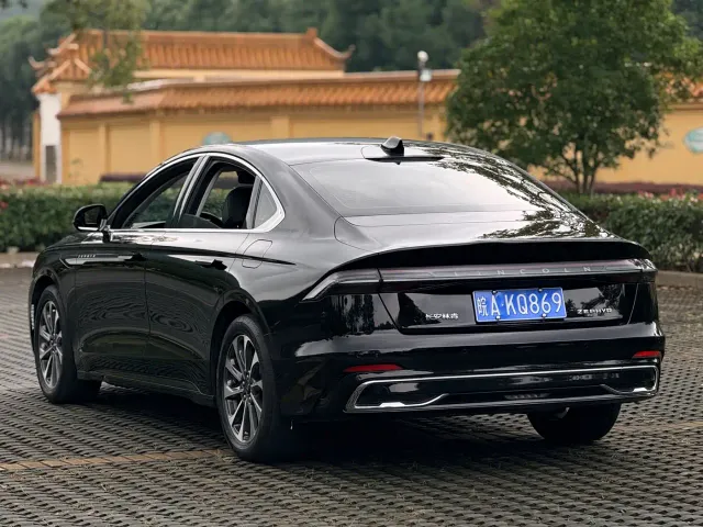Lincoln Z — Фото автомобиля 6