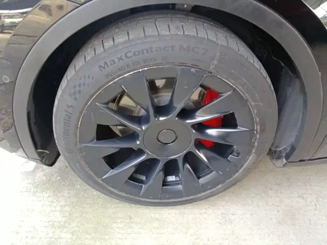 Tesla Model Y — Фото автомобиля 22