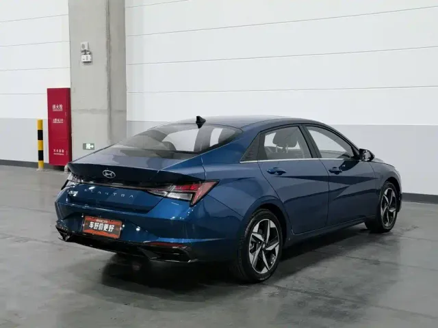 Hyundai Elantra — Фото автомобиля 2