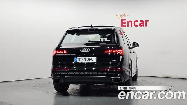 Audi Q7 55 TFSI quattro Premium — Фото автомобиля 4