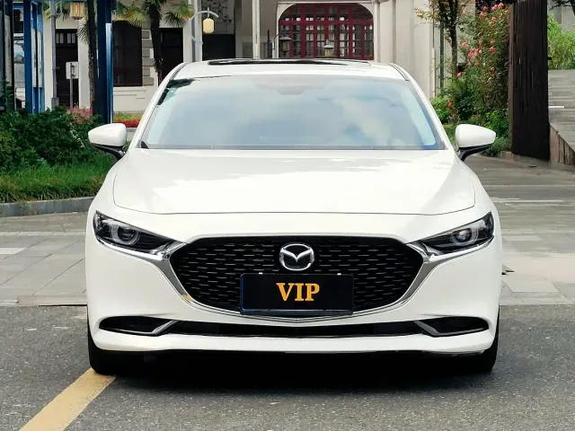 Mazda Axela — Фото автомобиля 2