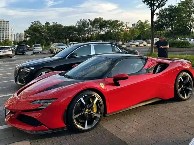 Ferrari SF90 — Фото автомобиля 2