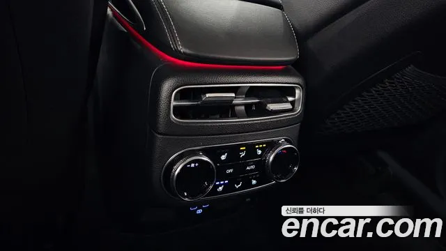 Genesis GV70 — Фото автомобиля 25