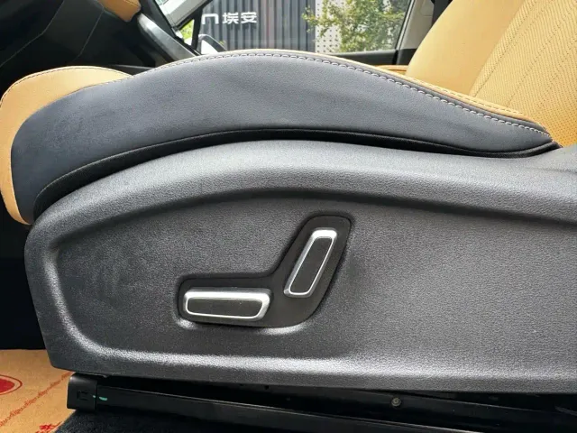 Geely Boyue L — Фото автомобиля 6