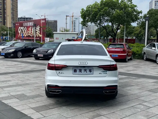 Audi A4L — Фото автомобиля 4