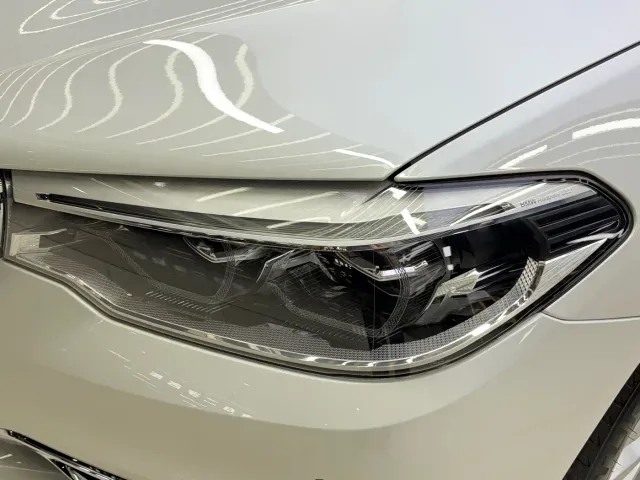 BMW 5 Series — Фото автомобиля 11