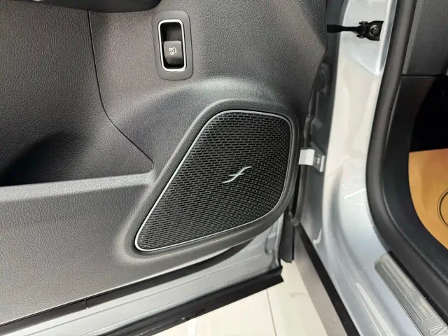 Mercedes-Benz GLB-Class — Фото автомобиля 15