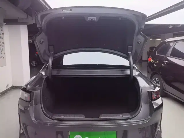 Changan Qiyuan A05 — Фото автомобиля 18