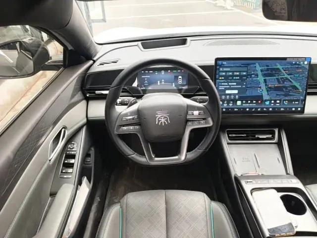 BYD Qin L — Фото автомобиля 10