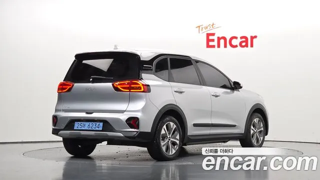 Фотография автомобиля — Kia Niro