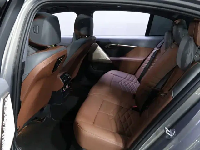 BMW i5 — Фото автомобиля 18