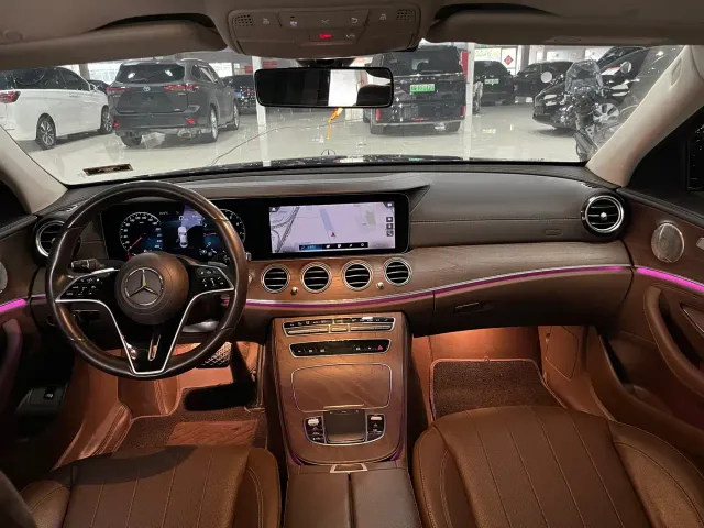 Mercedes-Benz E-Class — Фото автомобиля 9