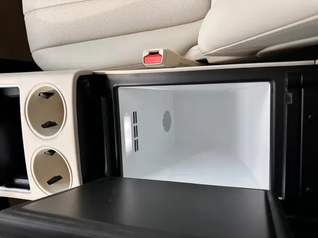 Zhijie Luxeed R7 2026 Pure Electric Max+ — Фото автомобиля 10