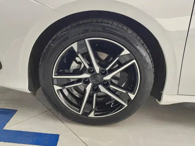 Geely Binrui — Фото автомобиля 6
