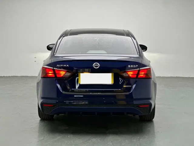 Nissan Teana — Фото автомобиля 5